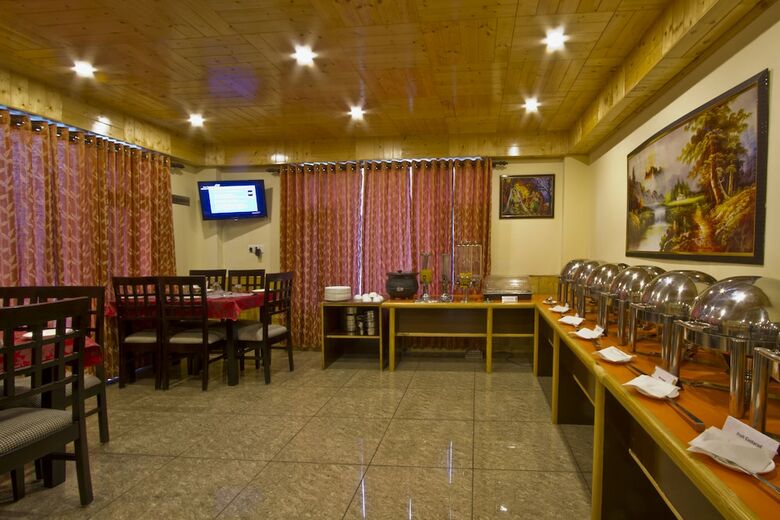 Hotel Foghills Cottages Manali