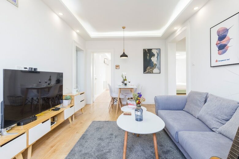 Lazy Apartment - Joy City