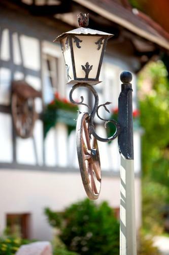 Hotel Saschwaller Burehus Holzwurm