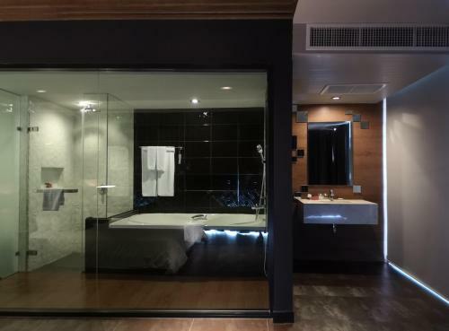 Hotel Tsix5 Quarter