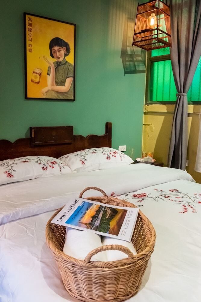 Hostal Live Local