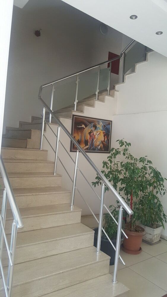 Hotel Bayrakli Otel