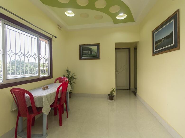 Hotel Oyo 13454 Dhaka Lodge