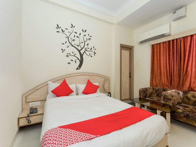 Oyo 14421 Hotel Grand Tower