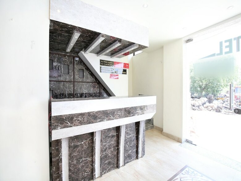 Hotel Oyo 14784 Angad Residency