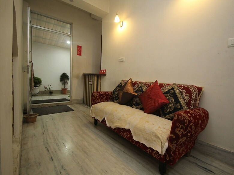 Oyo 7620 Hotel Yukim Residency