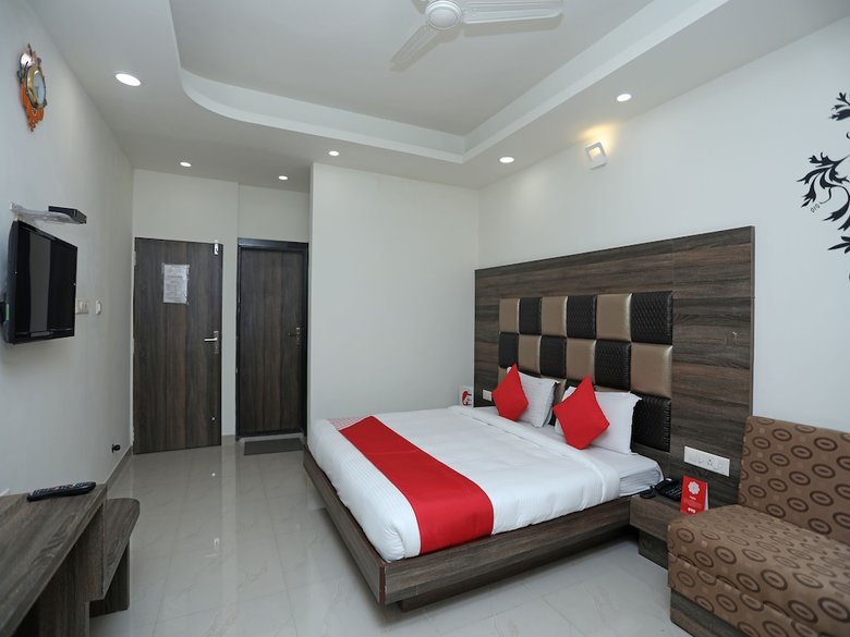 Hotel Oyo 14593 Smart Rooms By Shree Vatika