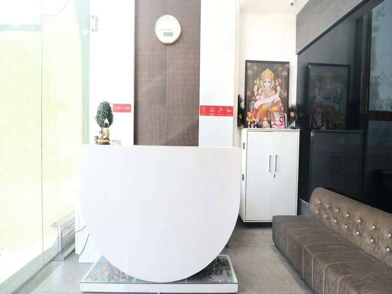 Oyo 14829 Hotel J Cruise