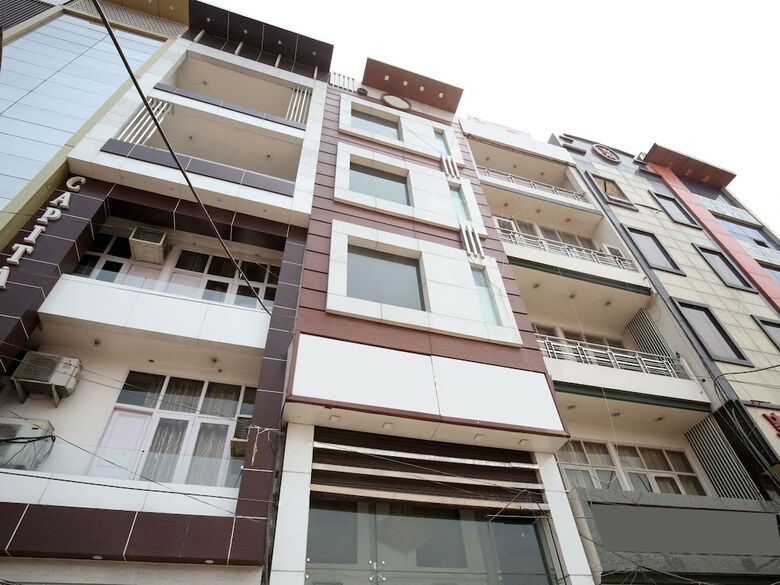 Oyo 14515 Hotel Paras Regency