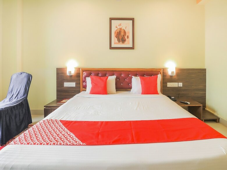 Oyo 7583 Hotel Suraj Palace 1