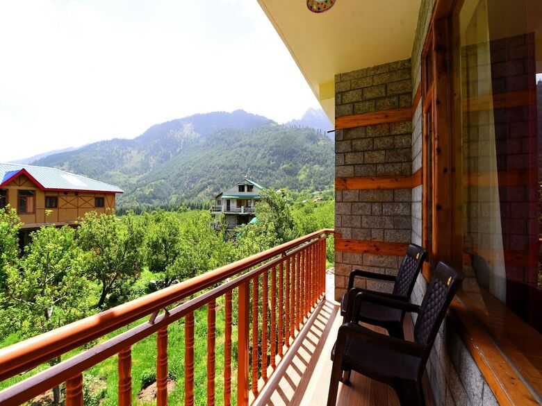 Hotel Oyo 14580 Home Luxurious Studios Shanag