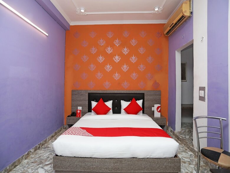 Hotel Oyo 14543 Royal Palace And Banquets