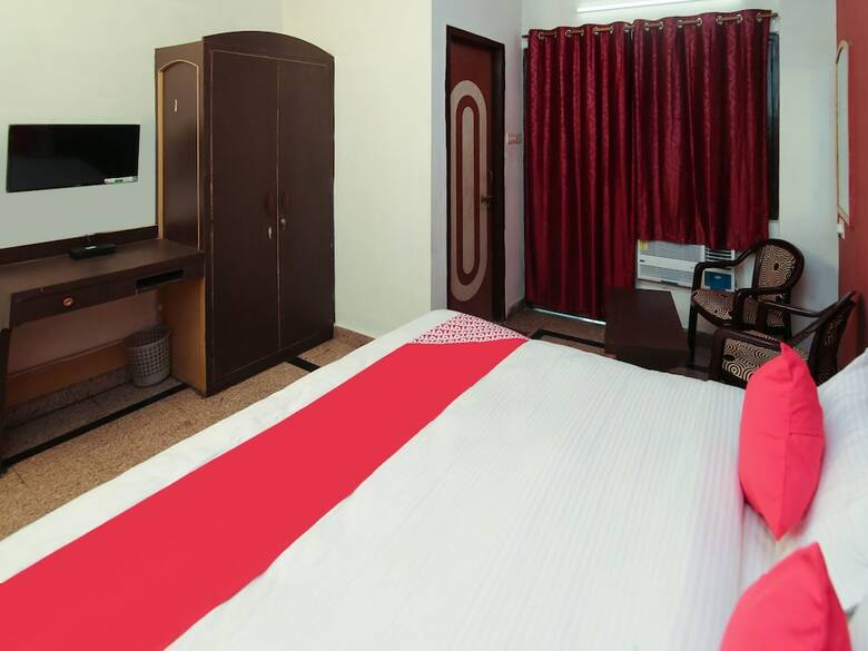 Oyo 12363 Hotel Ratan International