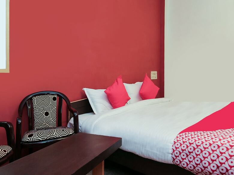 Oyo 12363 Hotel Ratan International