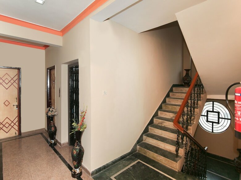 Oyo 12363 Hotel Ratan International