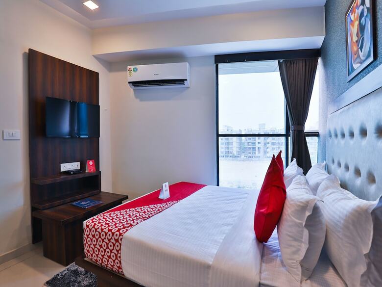 Hotel Oyo 14211 Laxmi Palace