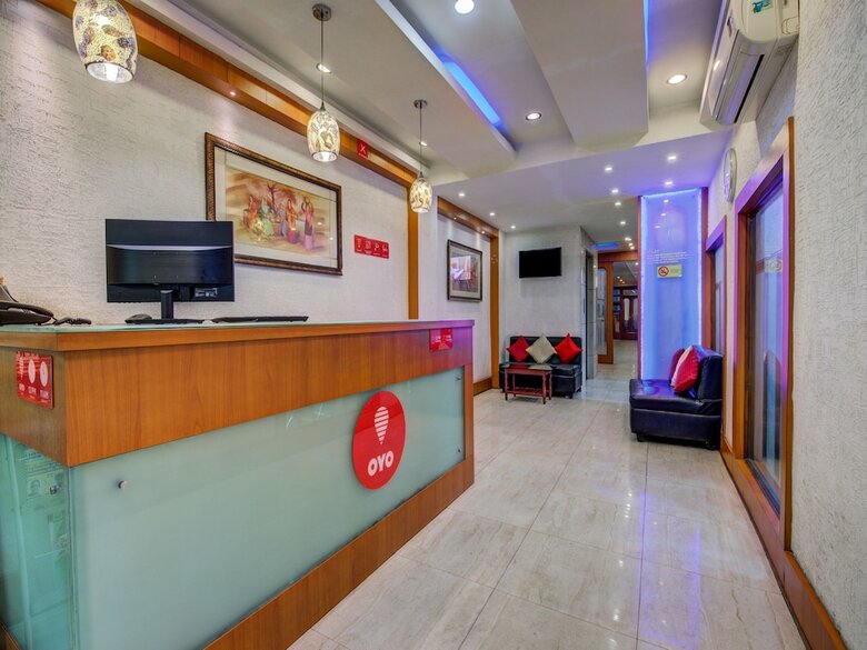 Oyo 7852 Hotel Embassy