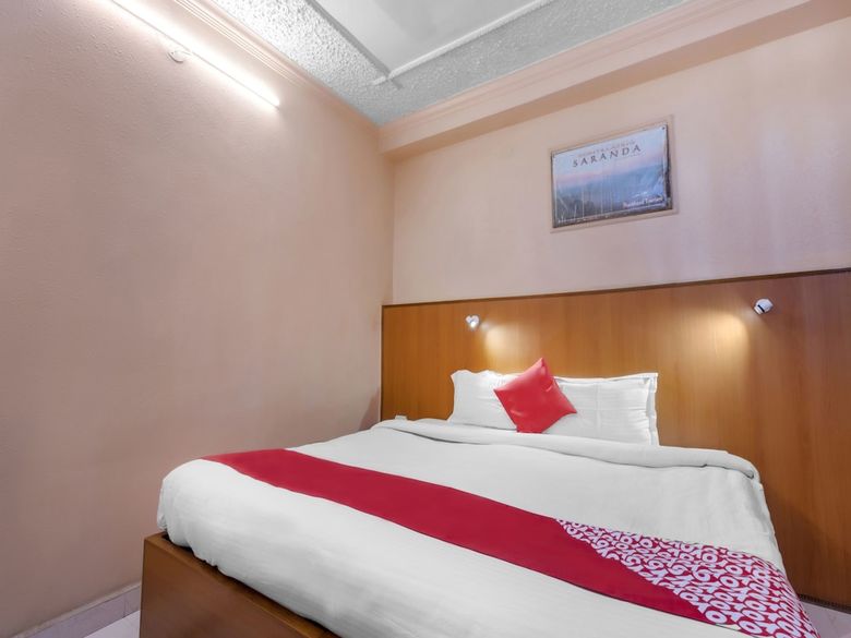 Oyo 7852 Hotel Embassy