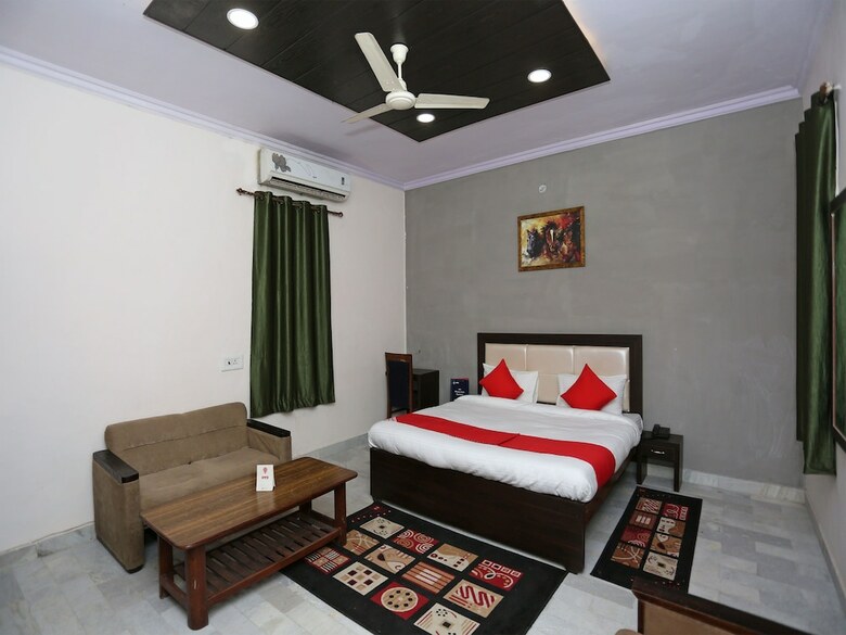 Oyo 13852 Hotel Maharana Palace
