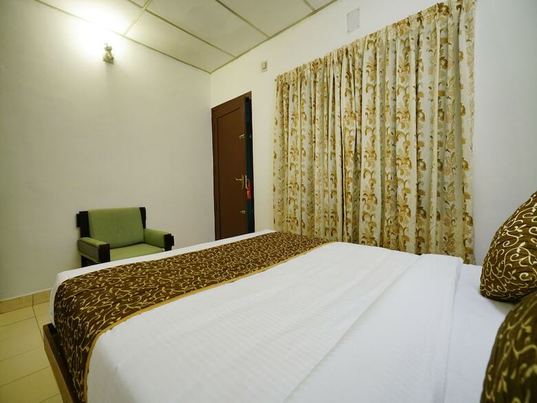 Apartamentos Oyo 15510 Chandana Annexe