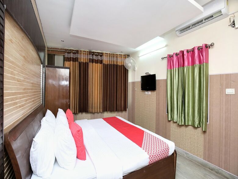 Oyo 15523 Hotel Jd Inn