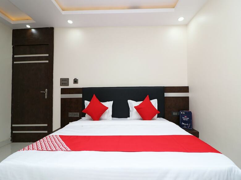 Oyo 15671 Hotel Jalsa Dlx