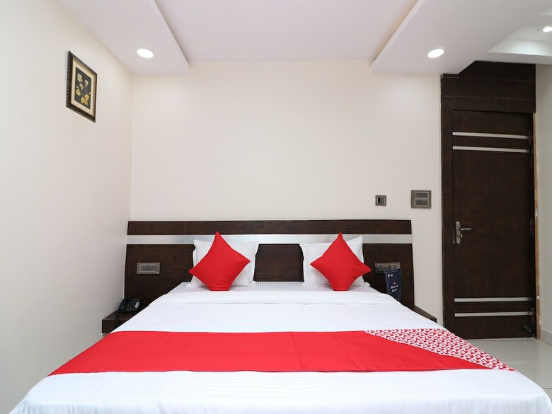 Oyo 15671 Hotel Jalsa Dlx