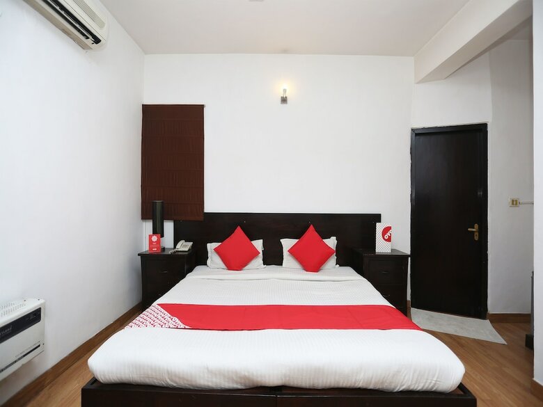 Oyo 15401 Hotel Surana Palace