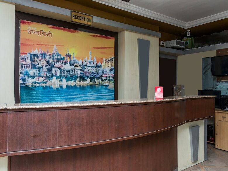 Oyo 15401 Hotel Surana Palace