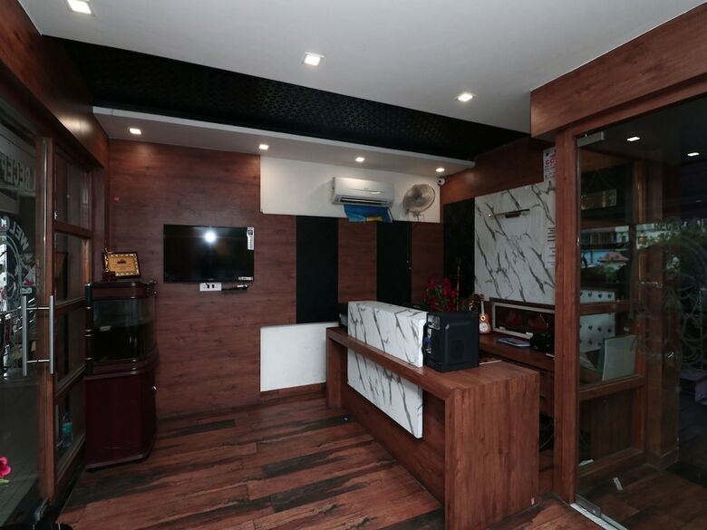 Apartamento Oyo 15794 Jatin Hotel