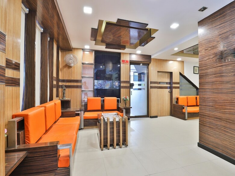 Oyo 13398 Hotel Relish