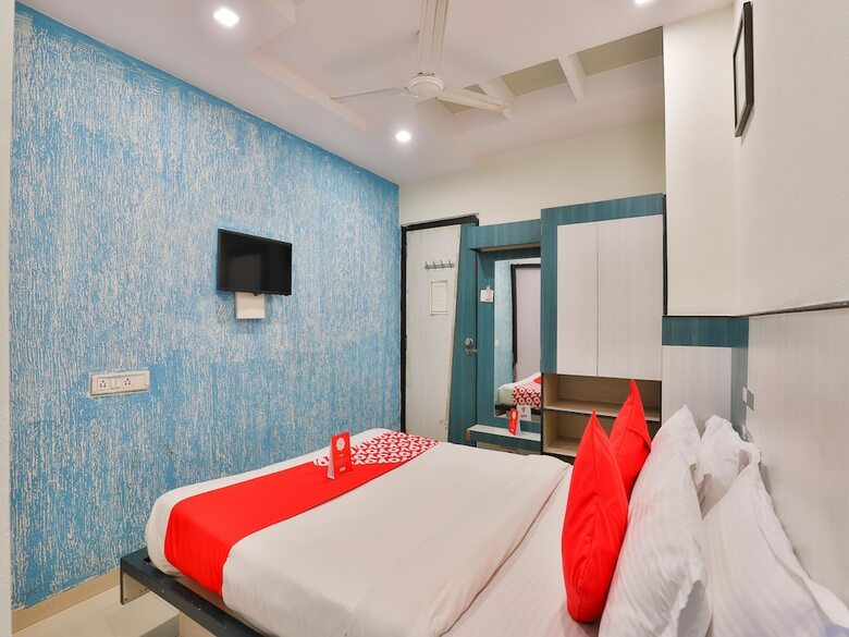 Oyo 13398 Hotel Relish