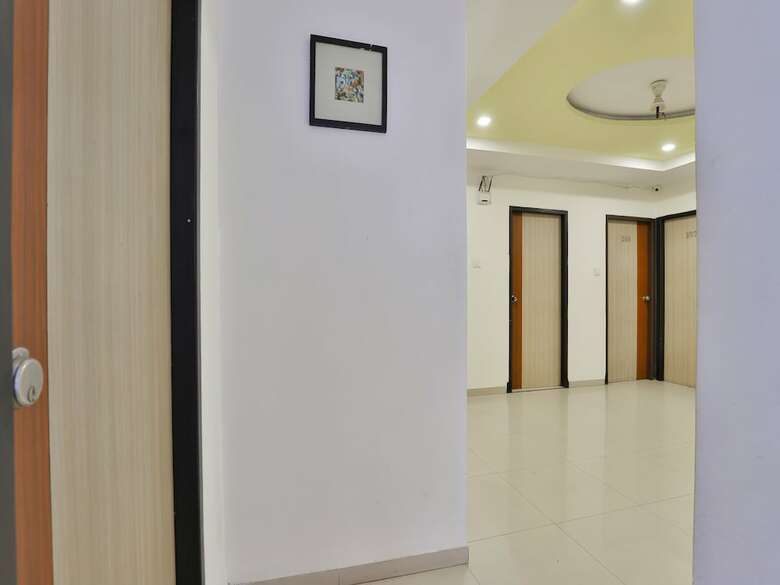 Oyo 13398 Hotel Relish