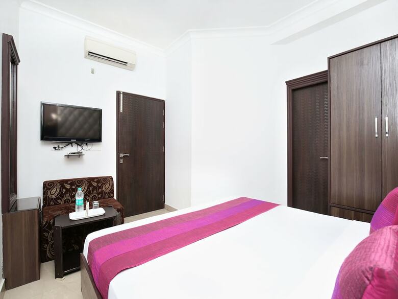 Oyo 15565 Hotel Midtown