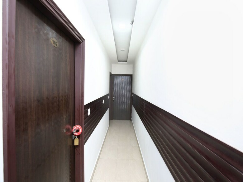 Oyo 15565 Hotel Midtown