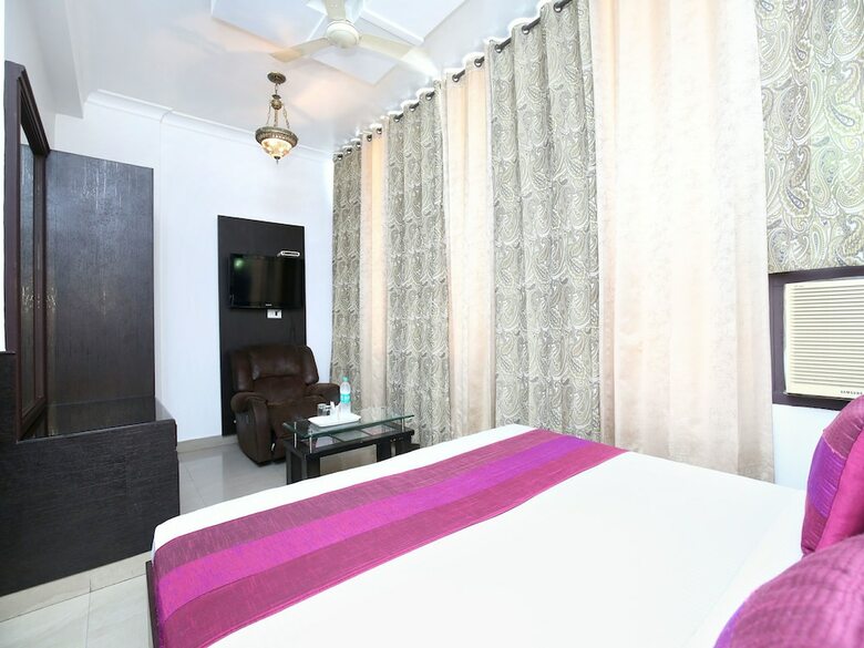 Oyo 15565 Hotel Midtown