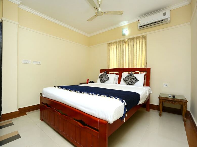 Hotel Oyo 2240 Krishna Regency