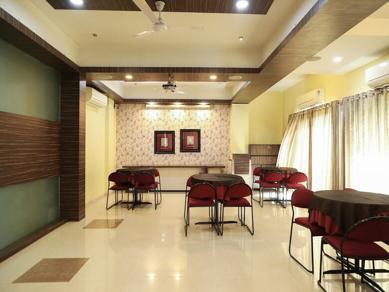 Hotel Oyo 4264 Jog Centre