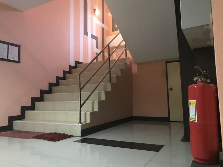Hotel Grand Esie Service Apartment