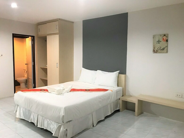Hotel Grand Esie Service Apartment