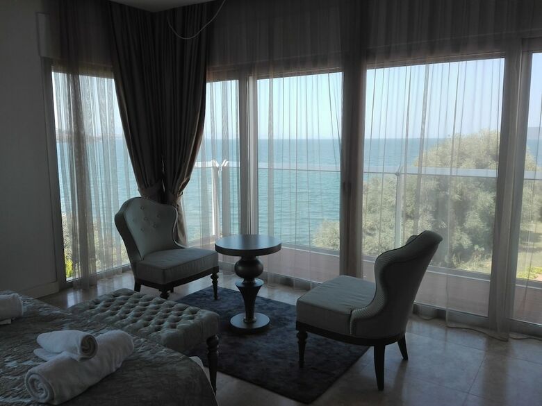 Hotel Egesu Marina Guest House