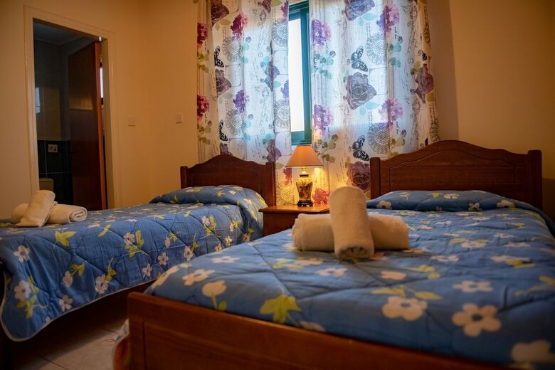 Adonis Villa