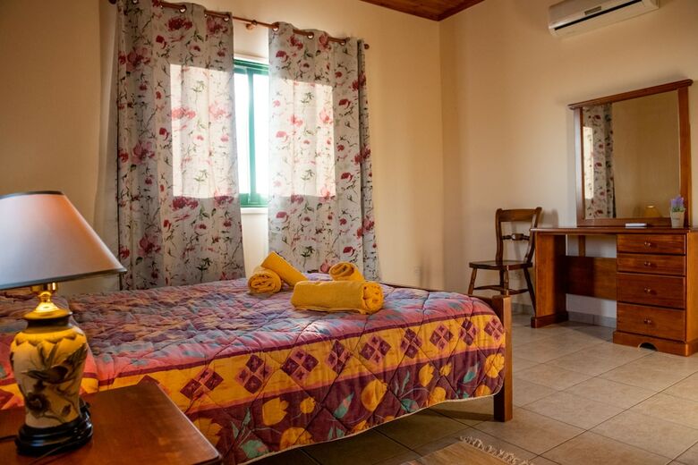 Adonis Villa
