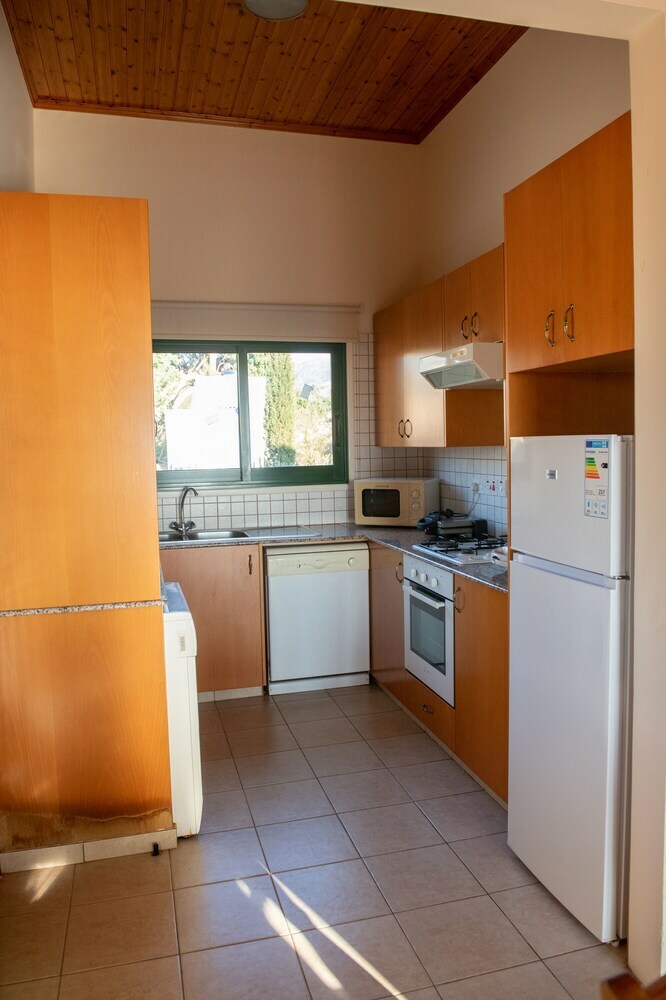 Adonis Villa