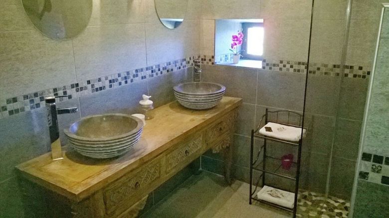 Bed & Breakfast Le Mas Des 5 Fontaines. Chambres D'h�tes