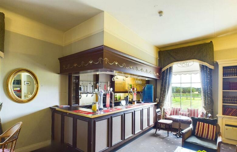 Rowley Manor Hotel