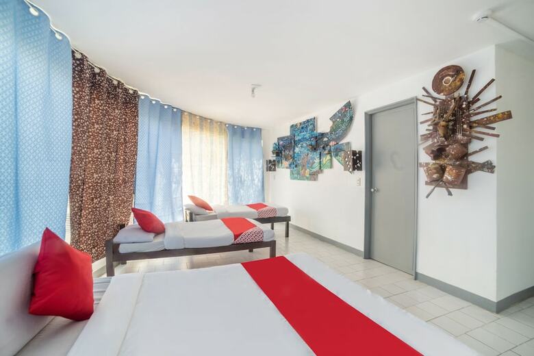 Oyo 200 Ponce Suites Art Hotel