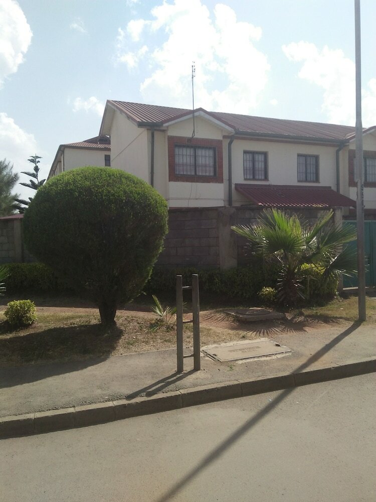 Apartamentos Titus Home Stay Nairobi
