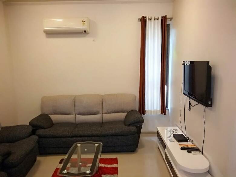 Hotel Radhika Inn Service Appartment