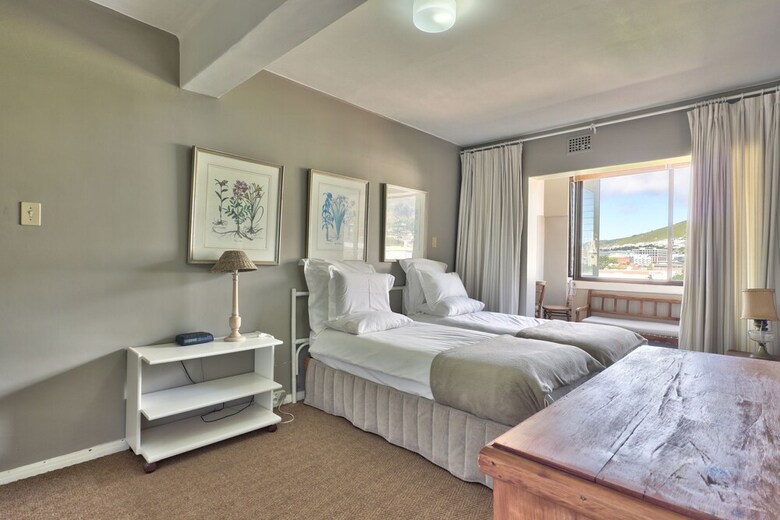 Holyrood Apartments 603